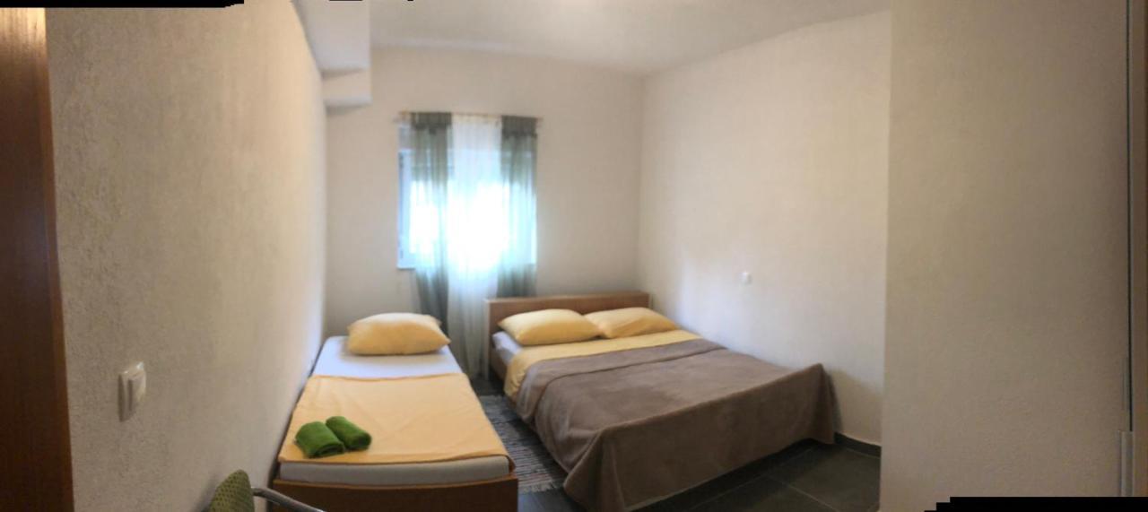 Apartmani Janja สตารีกราด-ปาเคลนีซา ภายนอก รูปภาพ