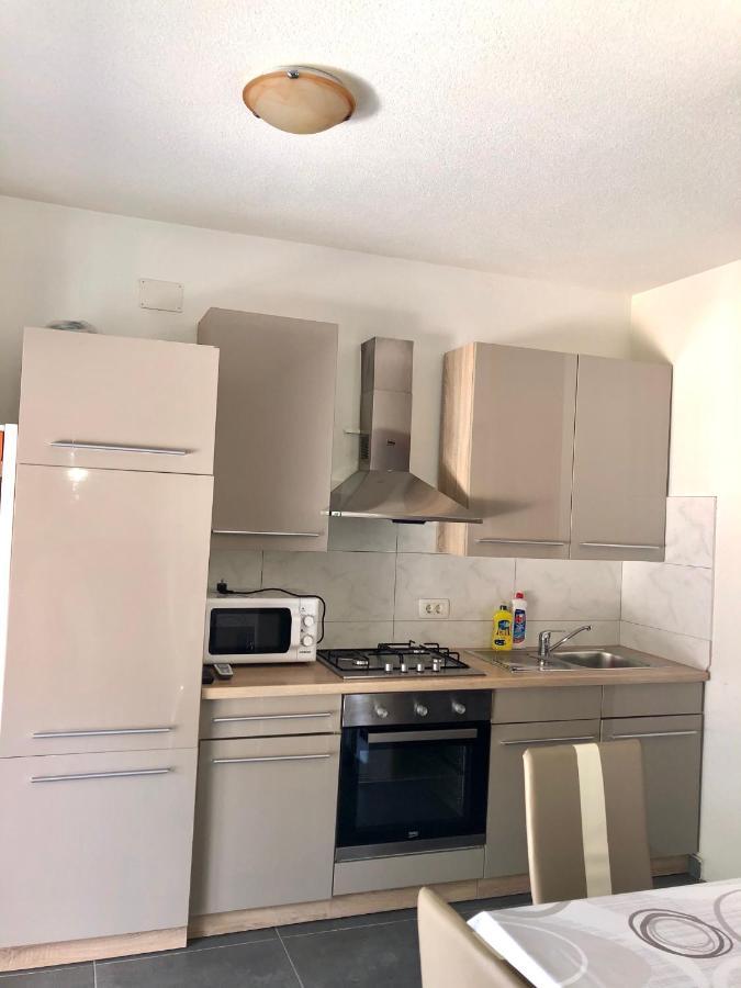Apartmani Janja สตารีกราด-ปาเคลนีซา ภายนอก รูปภาพ