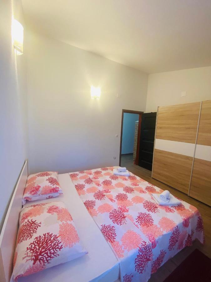 Apartmani Janja สตารีกราด-ปาเคลนีซา ภายนอก รูปภาพ